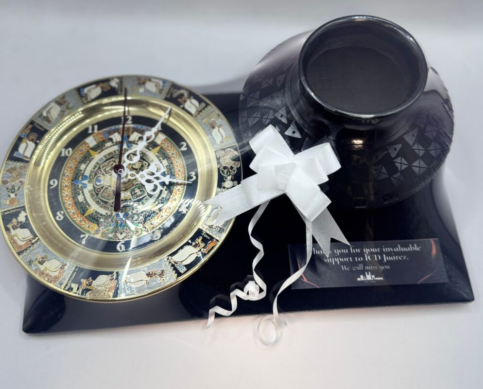 Reloj y Jarron